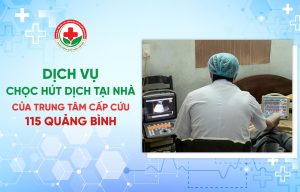Các bác sĩ thực hiện thăm khám cho bệnh nhân